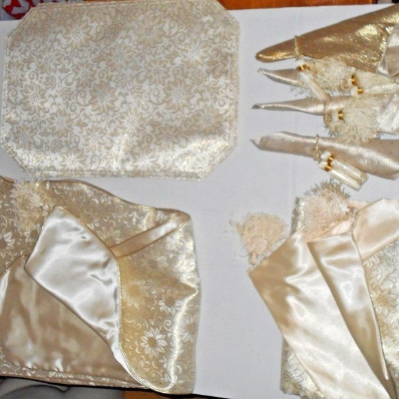 Rare Vintage 14 Piece Silky Satiny Decor Set - Picture 2 of 8